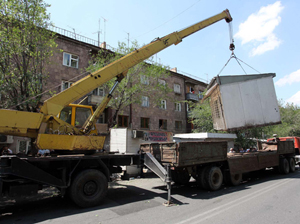 В Волгограде продолжают демонтировать незаконные киоски