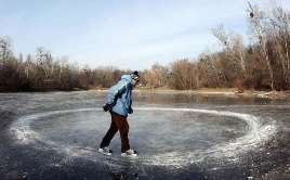 Под Волгоградом  мужчина спас тонущего в ледяной воде