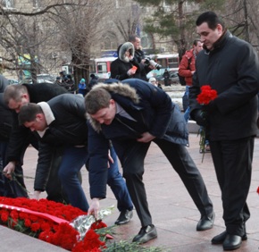 В Волгограде почтили память погибших солдат