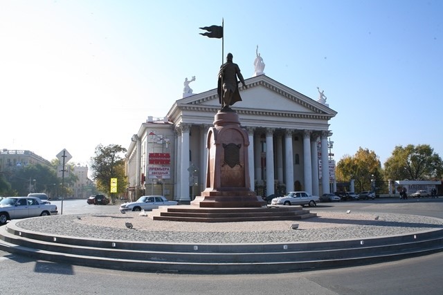 В центре Волгограда ограничено движение транспорта     В центре Волгограда ограничено движение транспорта     