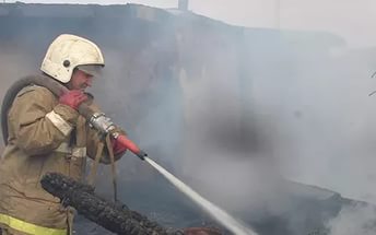 Под Волгоградом из горящего дома эвакуировано 18 человек