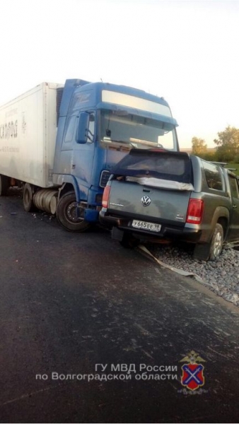 Под Волгоградом в тройном ДТП пострадали два человека