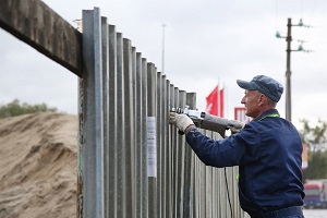 На юге Волгограда демонтировали сразу два самовольно возведенных объекта