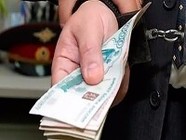 Под Волгоградом  при передаче  взятки полицейскому задержан ростовчанин