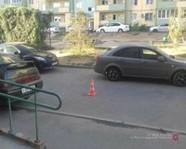 Во дворе дома водитель сбил 6-летнего мальчика