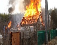 За сутки под Волгоградом сгорело две дачи