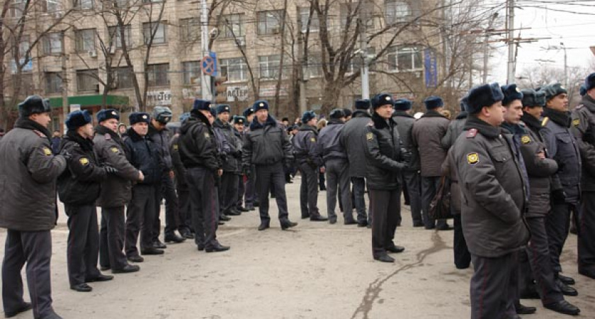 Стихийный пикет у Дворца спорта ни к чему не привел
