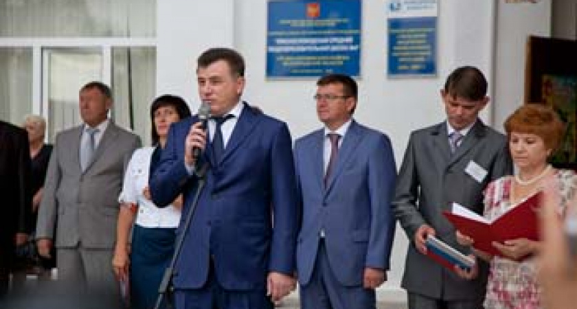 Губернатор поздравил школьников с Днем Знаний