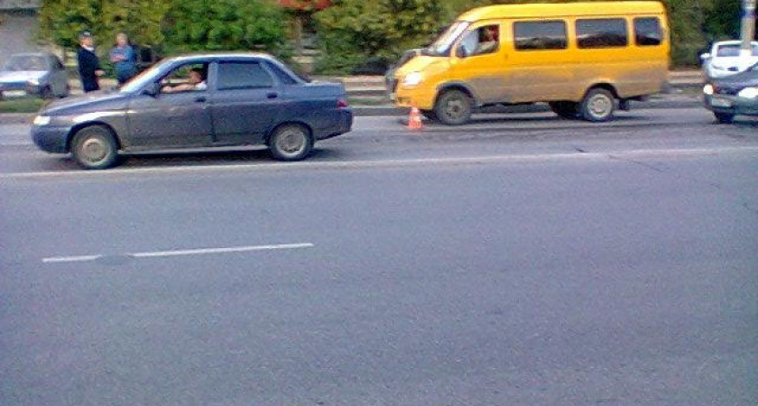 В Волгограде два пешехода попали под колеса автомобилей 