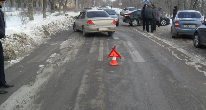 В Волгограде в ДТП попали два школьника