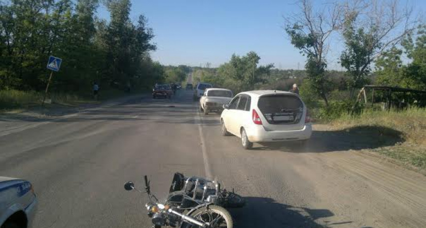 В Волгограде таксист сбил девушку