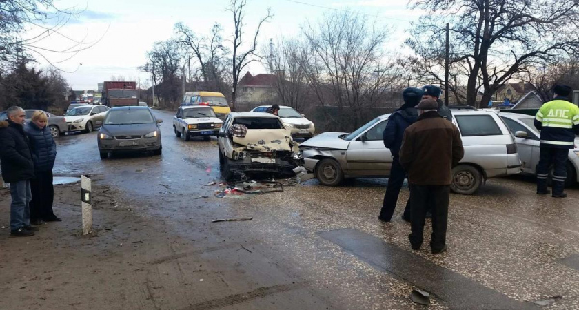 В Волгограде водитель-новичок опрокинул «восьмерку»
