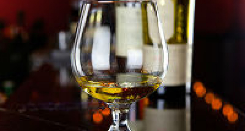 В России  легализовали производство виски и заводского самогона