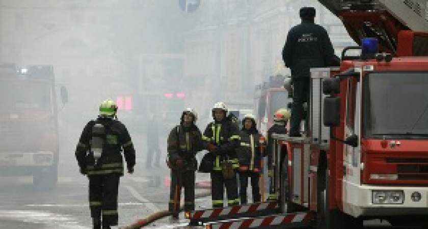 В Волгоградской области сгорело и обрушилось здание