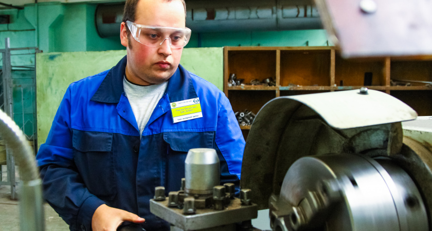 В Волгограде лучшие токари соревнуются в профессиональном мастерстве