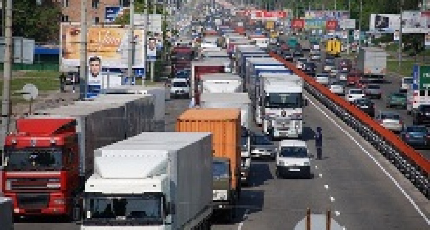 В Волгограде дальнобойщики устроили пикет