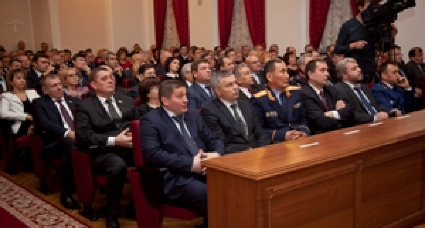 В Волгограде губернатор провел рабочую встречу