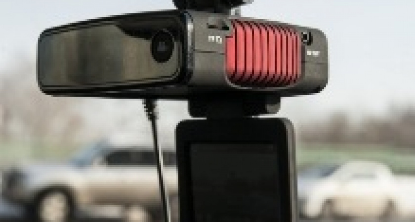 В Волгограде братья украли гаджеты из машины