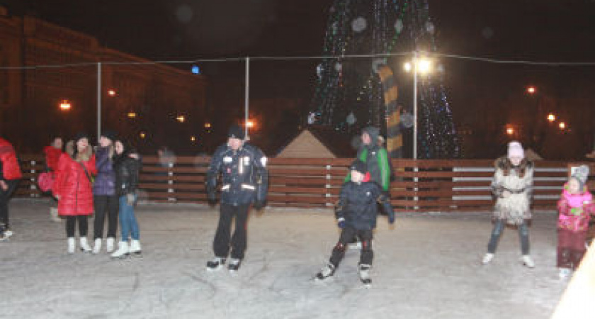 В Волгограде прекратил работу открывшийся три дня назад каток