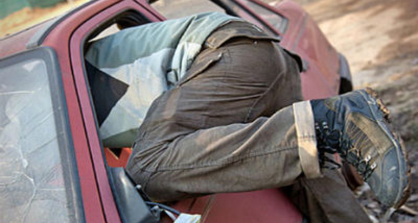 В Волгограде из автомобилей воруют деньги и аппаратуру