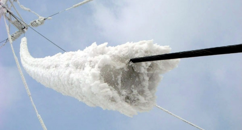 В Волгограде и области  устраняют последствия непогоды