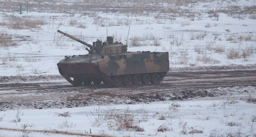 Под Волгоградом на полигоне Прудбой испытали новую БМД-4М