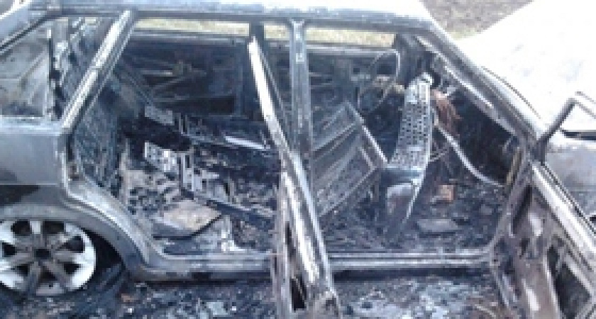 Под Волгоградом сожгли автомобиль 
