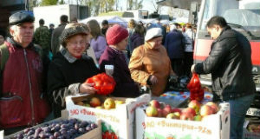 Власти Волгограда требуют закрыть ярмарку у Дворца спорта