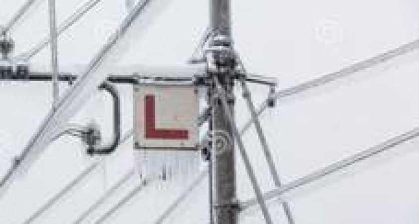 В Волгограде ожидается  порывистый ветер и сильный гололед