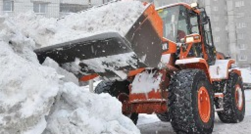 В Волгограде дорожники за ночь вывезли 780 кубов снега
