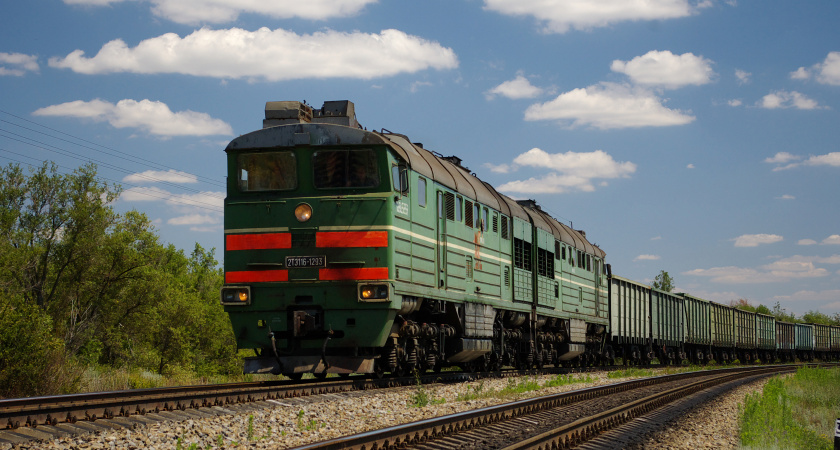 Под Волгоградом 79-летний пенсионер попал под поезд