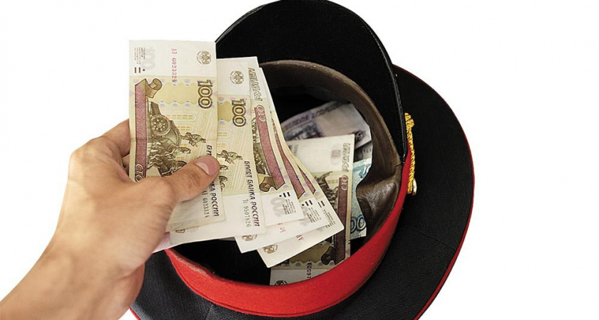 Волгоградец за 300 тысяч рублей пытался выкупить родственников у полиции 