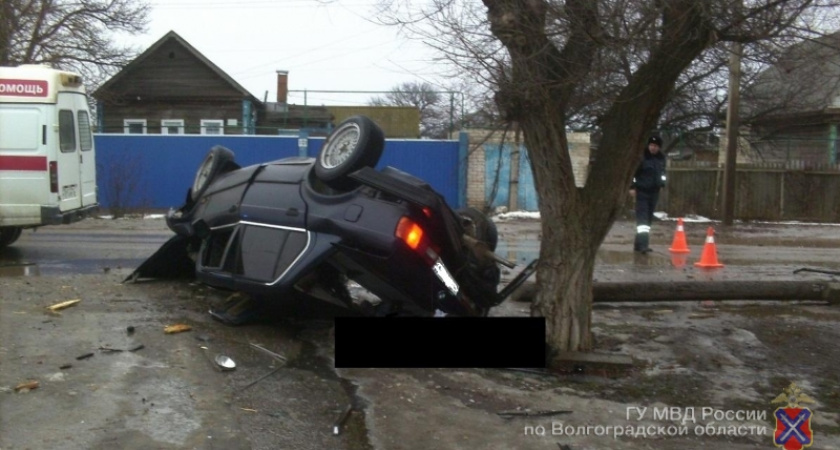 Под Волгоградом в ДТП погибли  водитель и пассажир «BMW-3161»