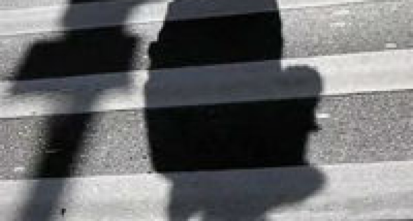 В Волжском водитель на «Сузуки» сбил женщину и врезался в «Фольксваген»