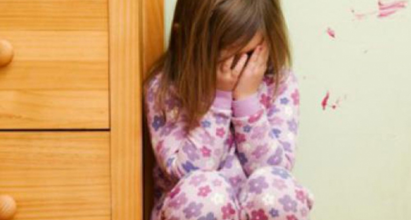 В Волжском мать-алкоголичка систематически избивала 8-ленюю дочь