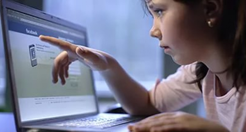 Волгоградец через социальную сеть развращал малолетних  девочек