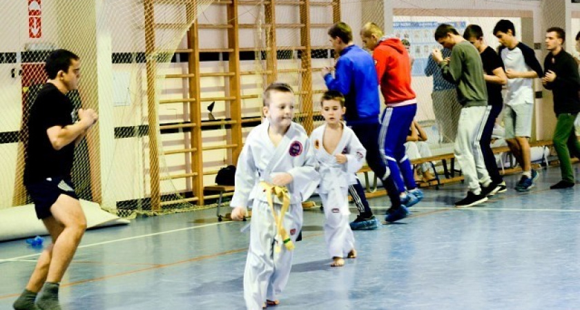 В Волгограде 150 подростков приняли участие в «Зарядке с чемпионом»