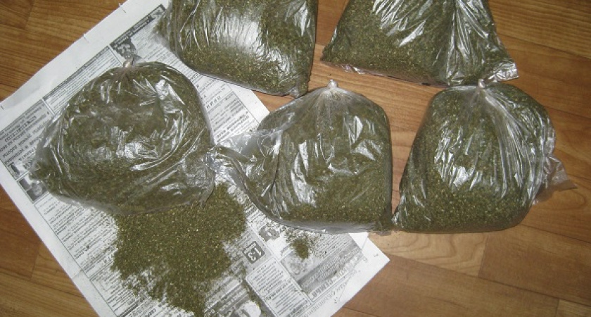 В Волгограде работник железной дороги торговал наркотиками рядом со школой