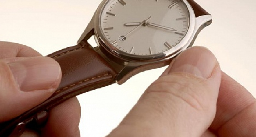 В шести регионах России перевели стрелки часов на час вперед