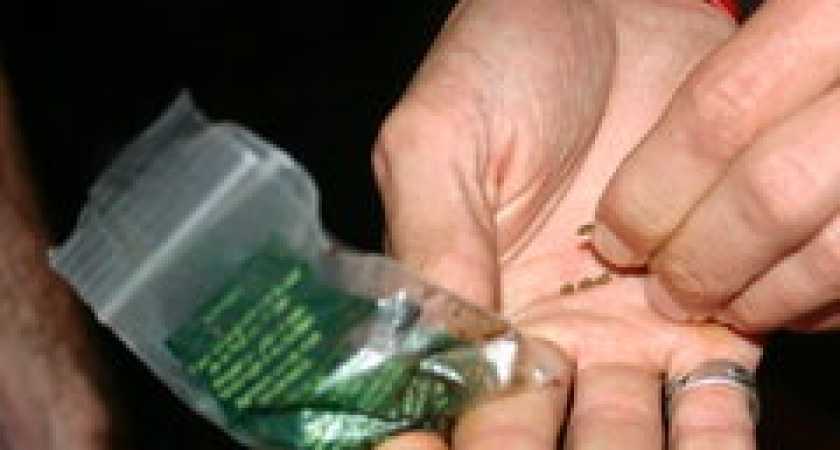 В Дзержинском районе Волгограда рецидивист продавал в кафе наркотики