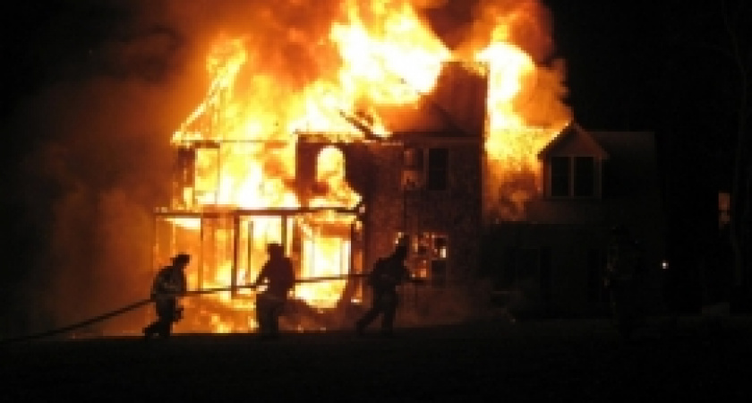 Под Волгоградом в сгоревшей летней кухне обнаружен погибший мужчина     