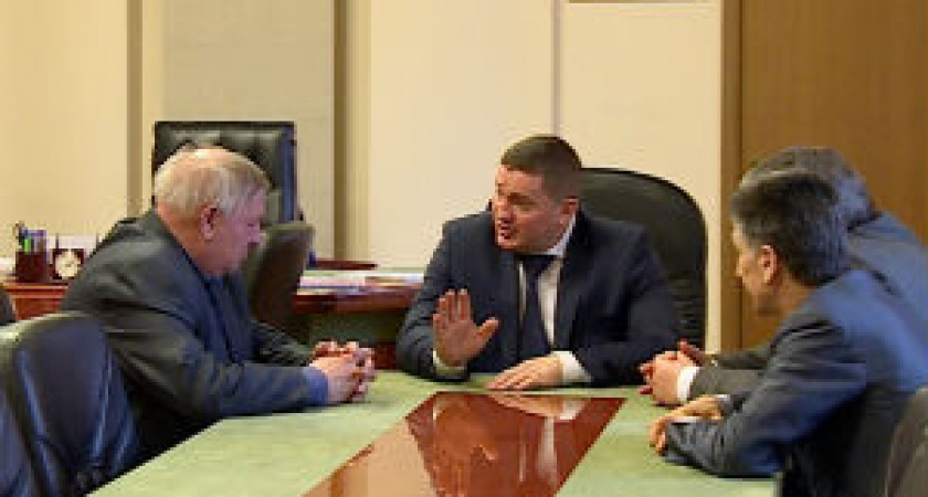 Глава региона встретился с руководством завода «Красный Октябрь»