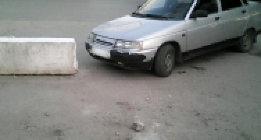 В центре Волгограда железобетонный блок упал на 24-летнюю девушку