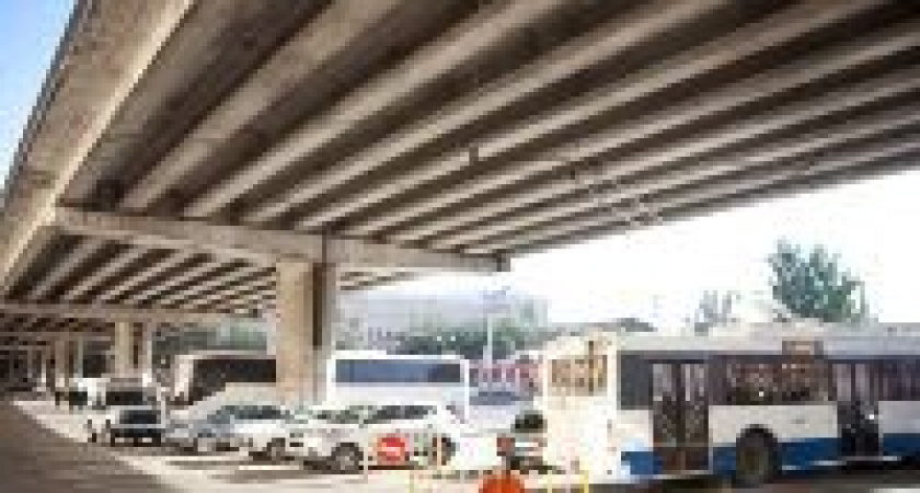 Движение по всем полосам на Комсомольском мосту откроют к сентябрю  