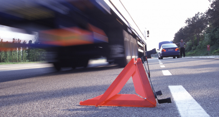 В центре Волгограда водитель на иномарке сбил 18-летнего пешехода