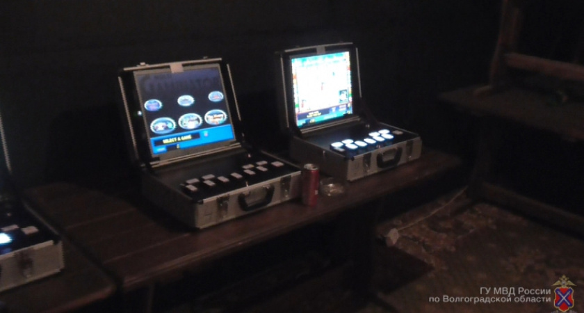 В Волжском в кальянной устроили нелегальный игорный клуб