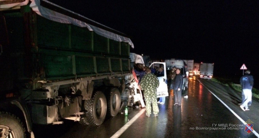 Под Волгоградом «Фиат Дукато» протаранил «КАМАЗ»