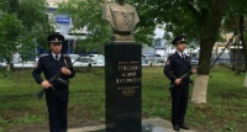В Волгограде возвели памятник милиционеру