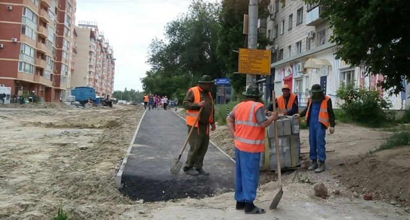 В Волгограде на улице Циолковского началось строительство дороги