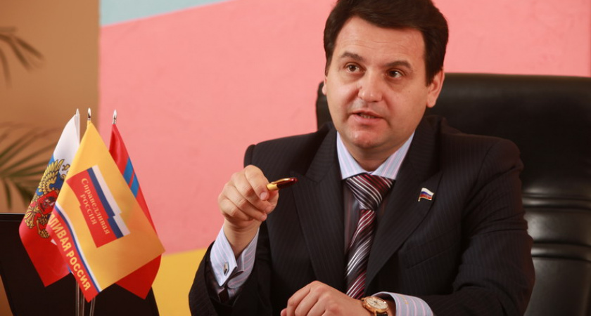 Олег Михеев внес проекты законов, защищающие от произвола операторов сотовых абонентов